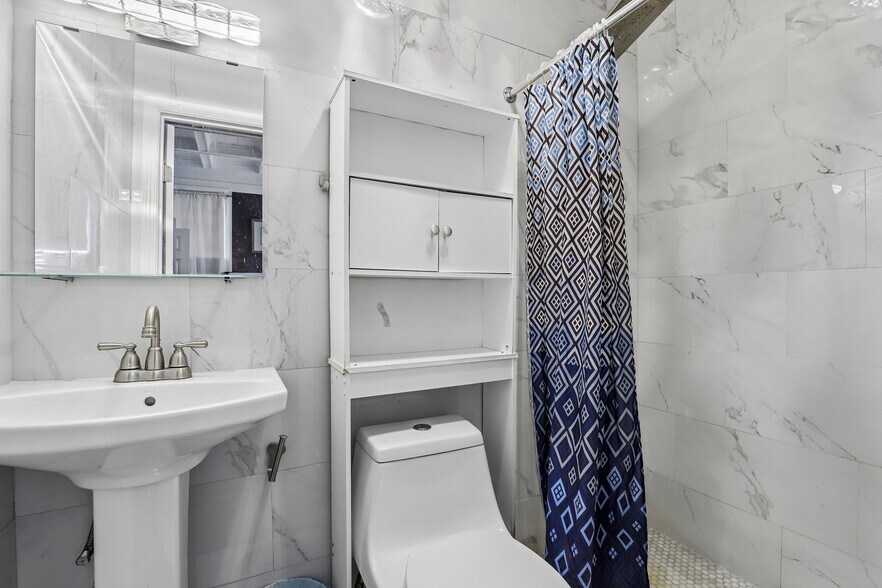More Photos Of 421 Howard St, San Antonio Hospitality For Sale