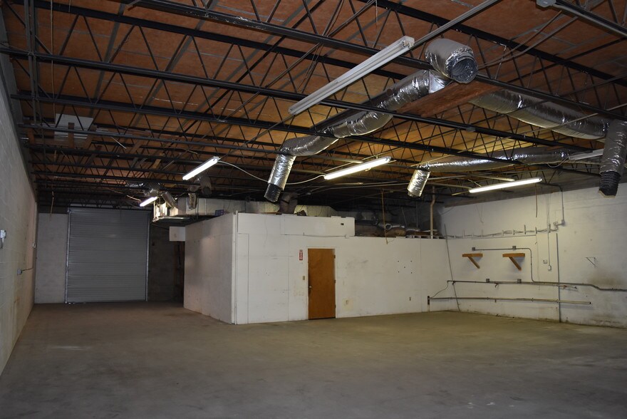 More Photos Of 14401 60th St N, Clearwater Warehouse For Lease
