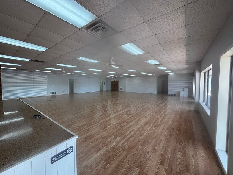 More Photos Of 1118 Interstate Highway 30, Greenville Storefront Retail Office For Lease