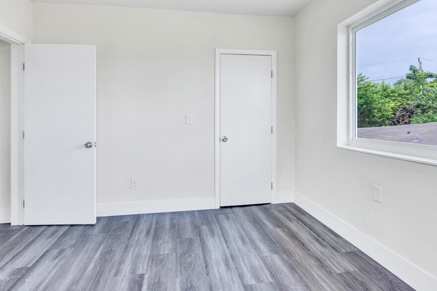 More Photos Of 1430 NW 2nd Ave, Florida City Apartments For Sale