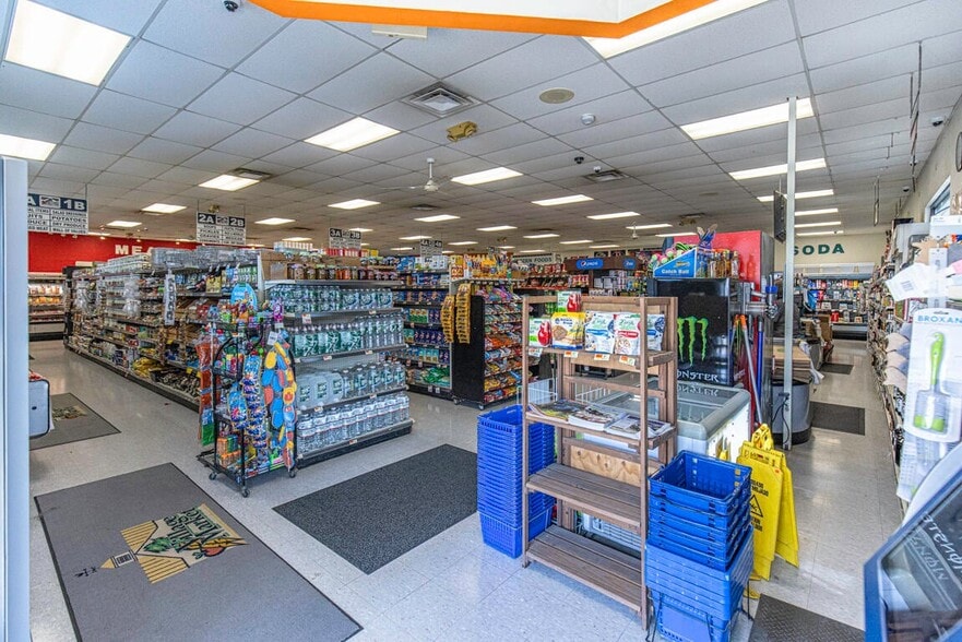 More Photos Of 95 Main St, Fairfield Supermarket For Sale