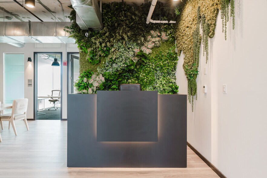 More Photos Of 420 SW 7th St, Miami Office For Lease