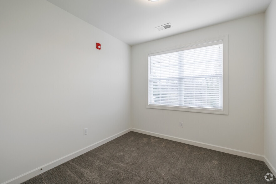 More Photos Of 41 Wttr Ln, Westminster Apartments For Sale