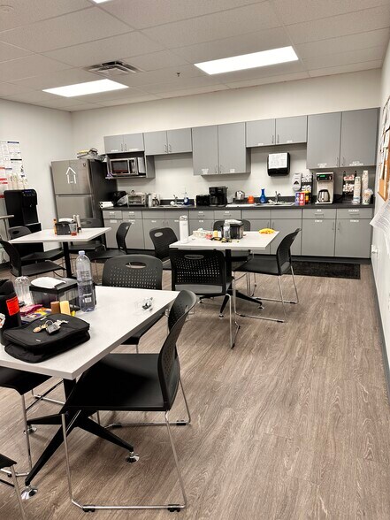 More Photos Of 5325 Seerley Rd, Indianapolis Distribution For Lease