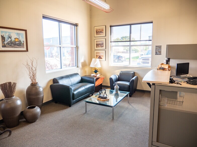More Photos Of 2000 W Hamilton Pl, Englewood Office For Lease