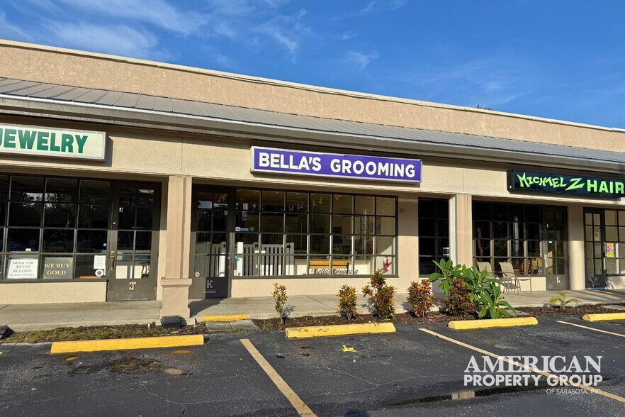 More Photos Of 5900-5990 S Tamiami Trl, Sarasota Storefront For Lease