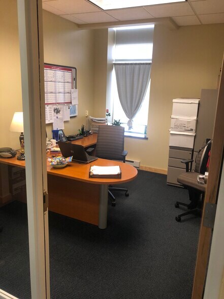 More Photos Of 10 Fox Run Rd, Drums Medical For Lease