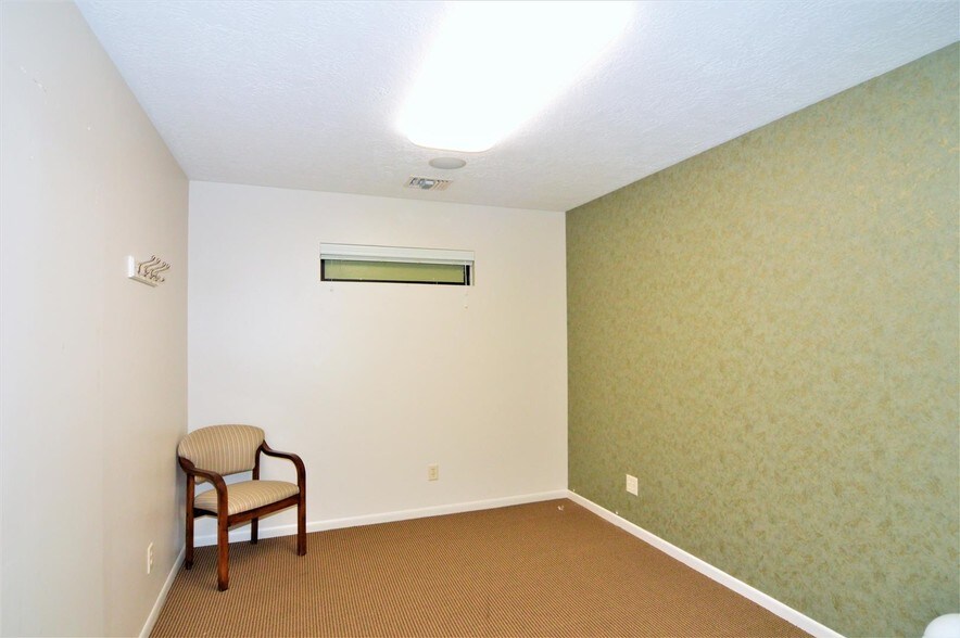 More Photos Of 12325 Scarsdale Blvd, Houston Medical For Sale