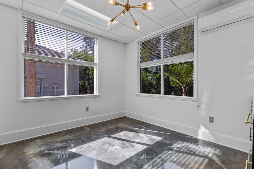 More Photos Of 13730 Cypress Terrace Cir, Fort Myers Medical For Sale