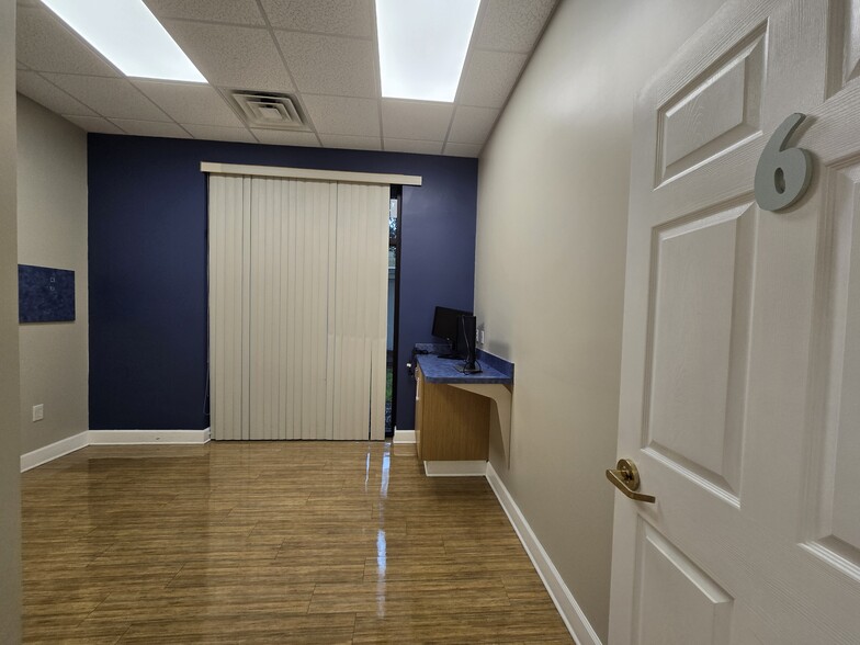 More Photos Of 4500 Hodges Blvd, Jacksonville Office For Lease