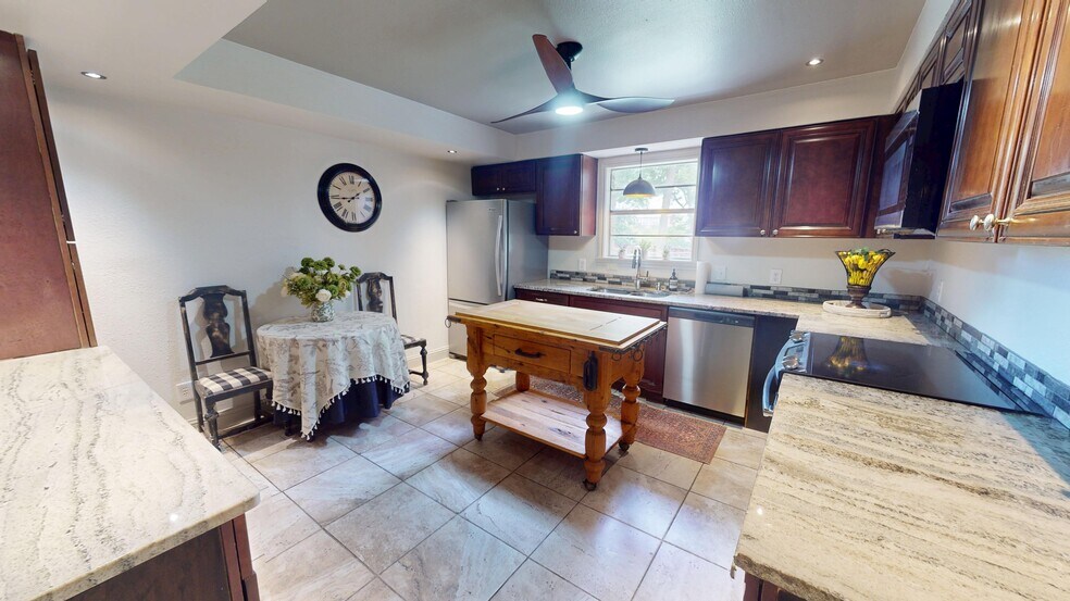 More Photos Of 1801 Uhland Rd, San Marcos Lodge Meeting Hall For Sale