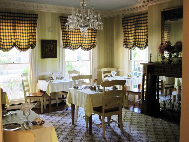 More Photos Of 308 Old Main St, South Yarmouth Hospitality For Sale
