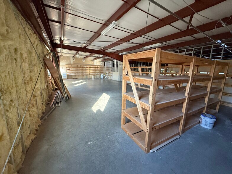 More Photos Of 12635-12651 Hemlock St, Overland Park Showroom For Sale