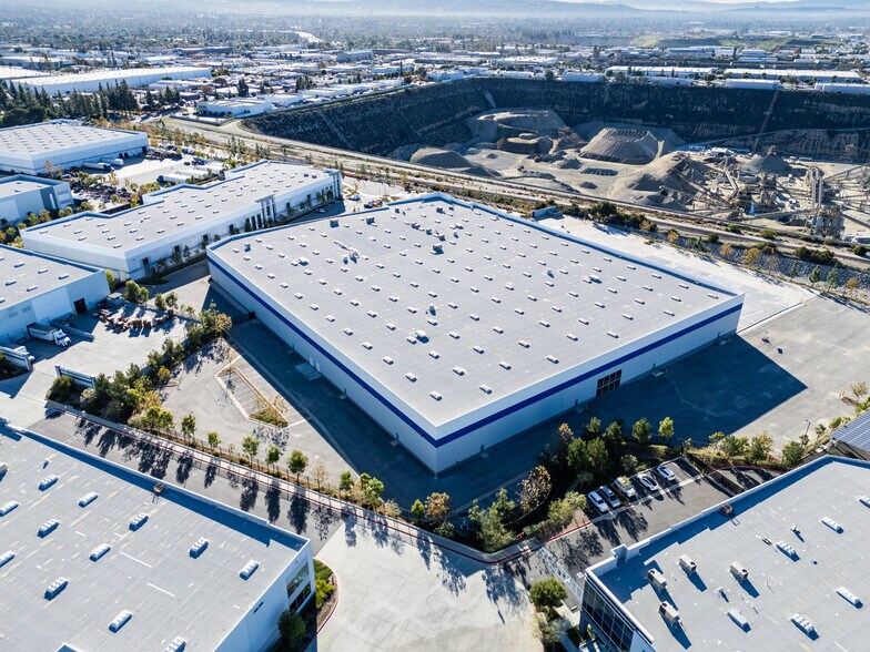 More Photos Of 1021 N Todd Ave, Azusa Distribution For Lease