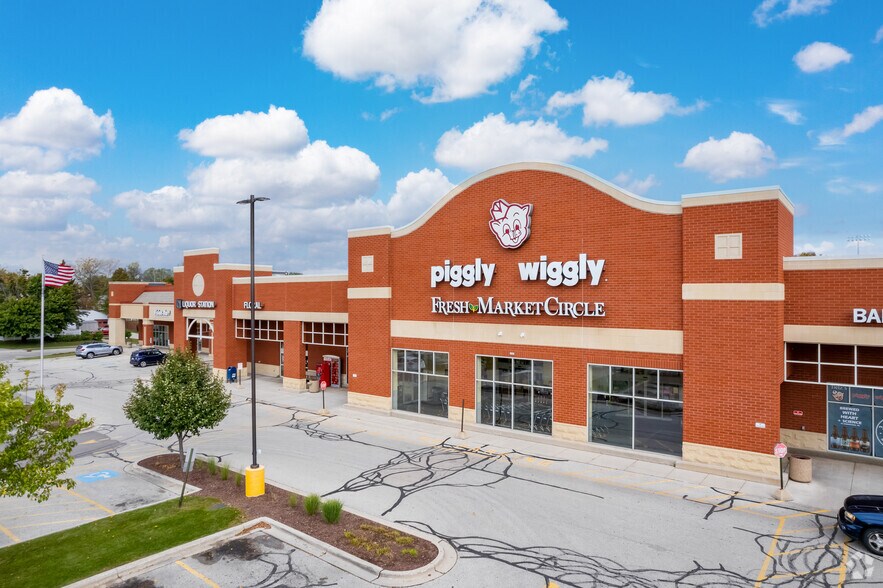 More Photos Of 2817 N 15th St, Sheboygan Supermarket For Lease