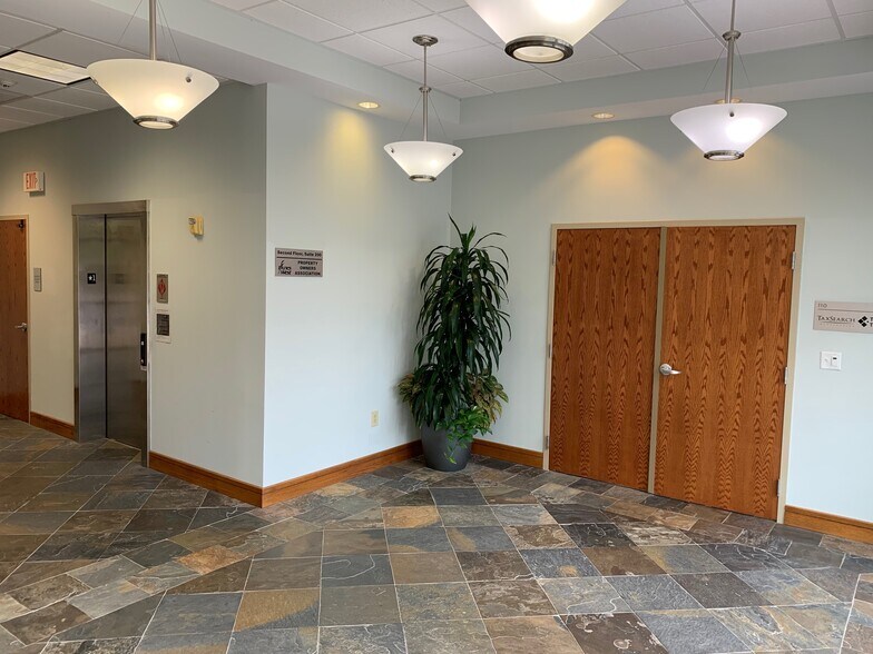 More Photos Of 3850 Bessemer Rd, Mount Pleasant Office Residential For Lease