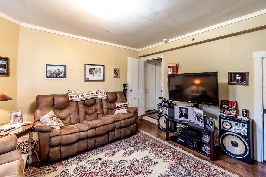 More Photos Of 129 N Main St, Waynesville Specialty For Sale