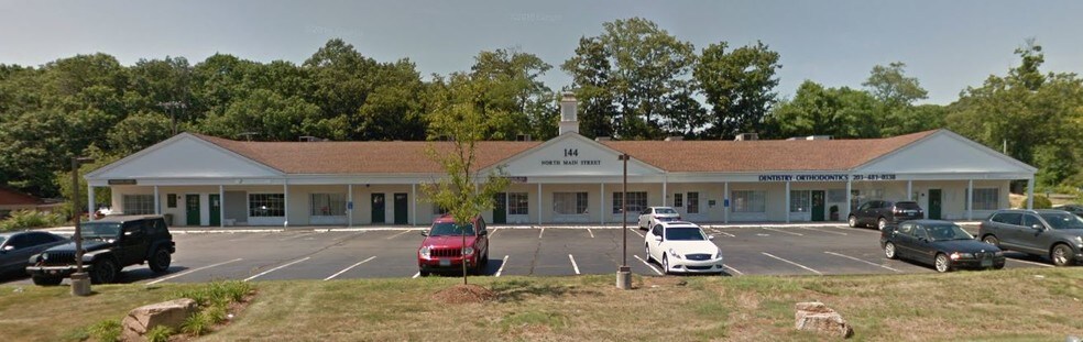 More Photos Of 144 N Main St, Branford Medical For Lease