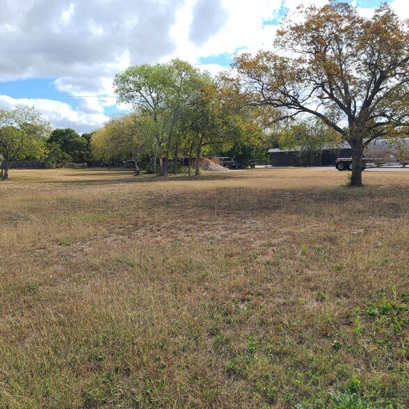 More Photos Of 2200-2204 S WW White Rd, San Antonio Restaurant For Lease
