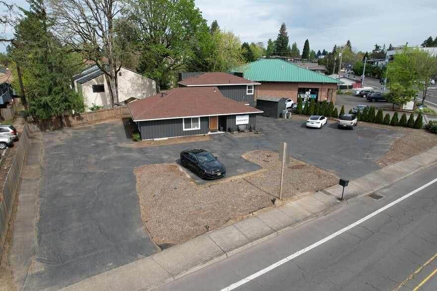 More Photos Of 12555 SW Hall Blvd, Tigard Office For Sale