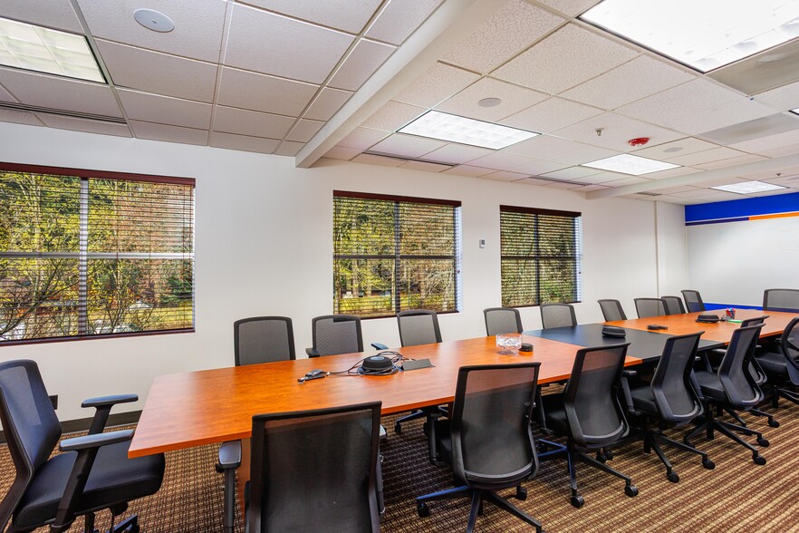 More Photos Of 14300 SE First St, Vancouver Office For Sale