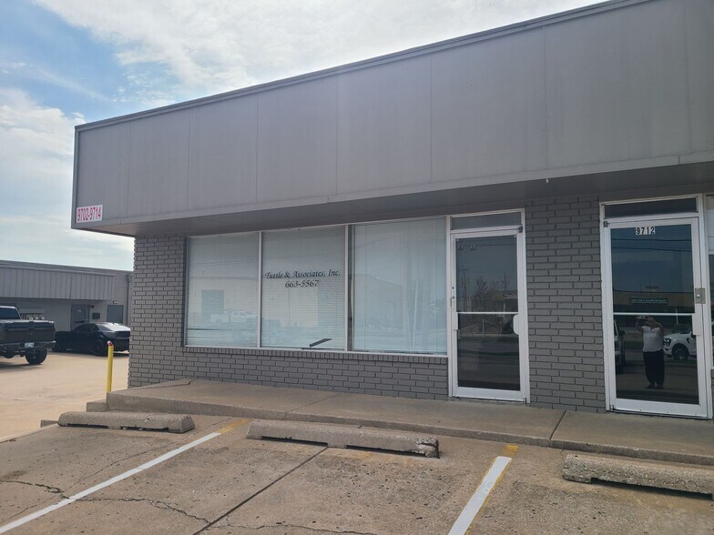 More Photos Of 5515 S Mingo Rd, Tulsa Unknown For Lease