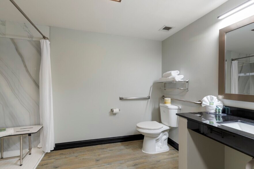 More Photos Of 2021 N Padre Island Dr, Corpus Christi Hotel For Sale
