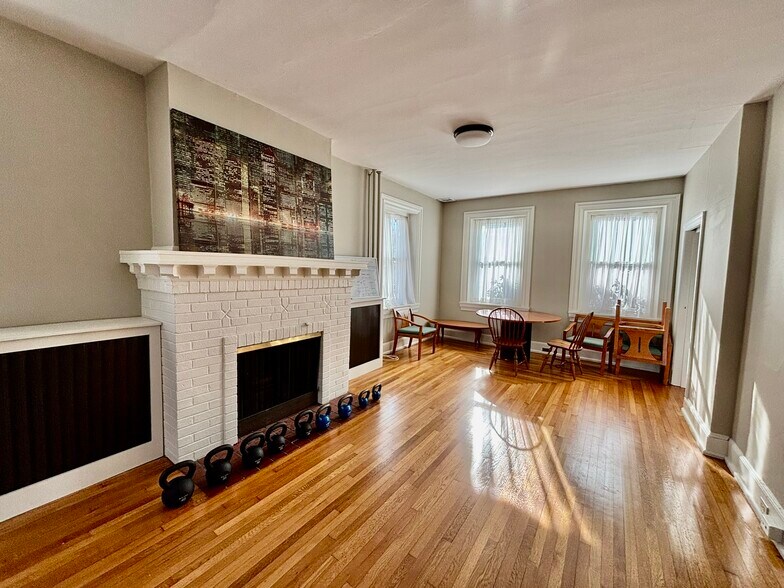 More Photos Of 5412 Shimerville Rd, Emmaus Freestanding For Lease