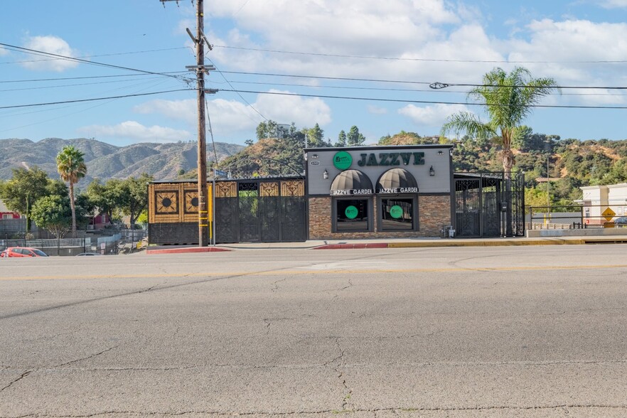 More Photos Of 6500 Foothill Blvd, Tujunga Restaurant For Sale