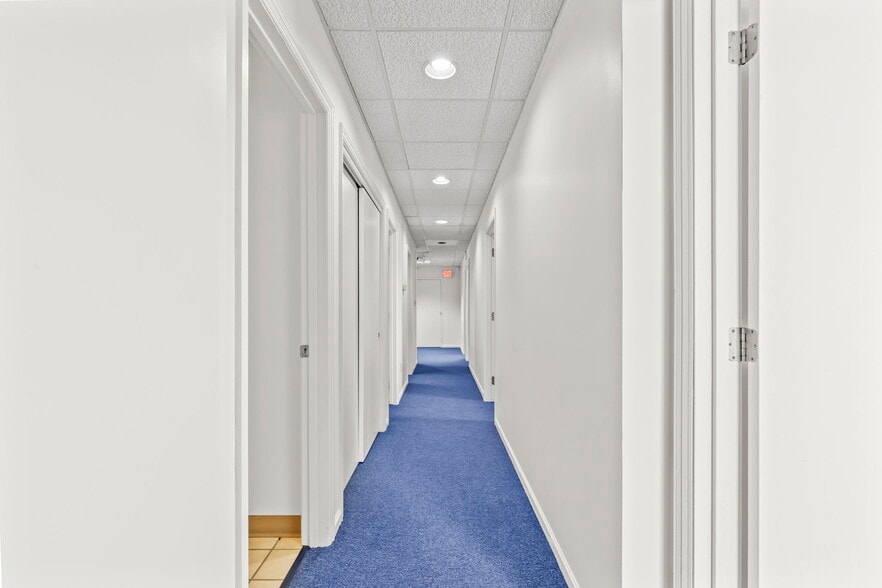 More Photos Of 73 E Wilson Bridge Rd, Worthington Office For Sale