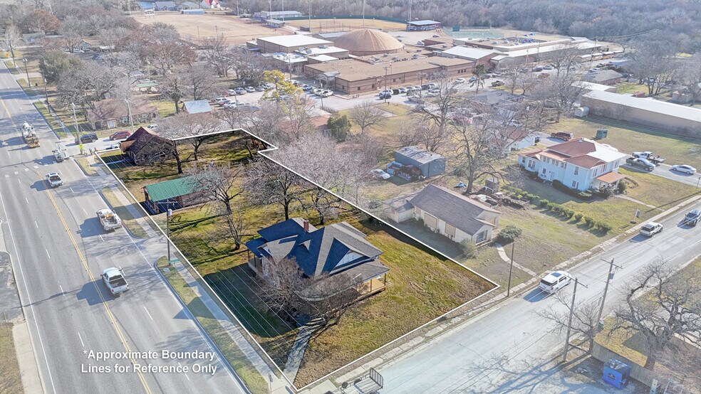 More Photos Of 400 S. Broad Street St, Saint Jo Land For Sale