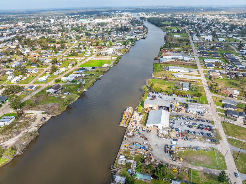 More Photos Of 1005 Saadi St, Houma Manufacturing For Sale