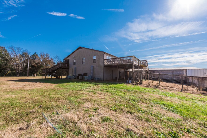 More Photos Of 7386 Mt Carmel Rd, Decaturville Convenience Store For Sale