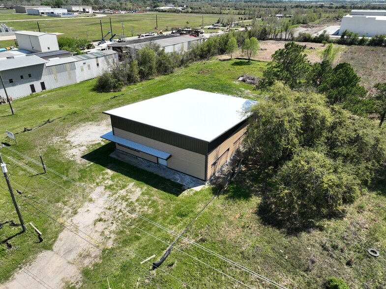 More Photos Of 7304 I-10 E, Baytown Storefront Retail Office For Sale