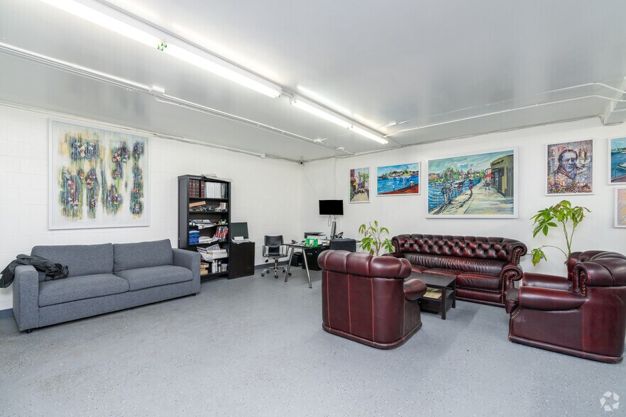 More Photos Of 8212-8214 San Fernando Rd, Sun Valley Light Distribution For Sale