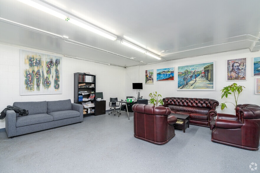 More Photos Of 8212-8214 San Fernando Rd, Sun Valley Light Distribution For Sale