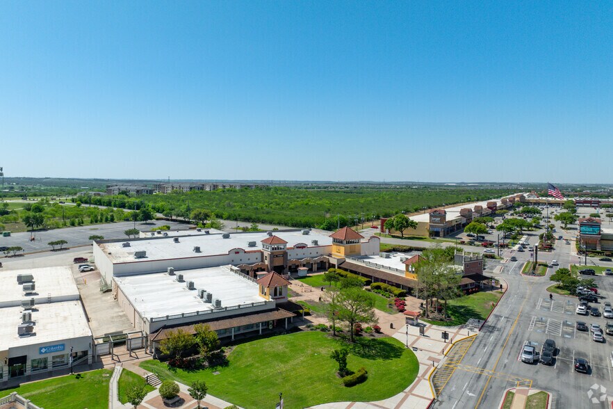 More Photos Of 3939 S Interstate 35 S, San Marcos Unknown For Lease