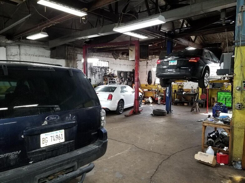 More Photos Of 10319 S Kedzie Ave, Chicago Auto Repair For Sale