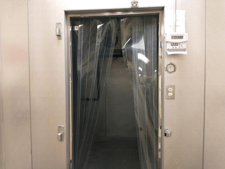 More Photos Of 1007 Cady St, Chapman Schools For Sale