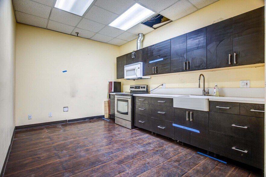 More Photos Of 6820-6830 E Washington Blvd, Commerce Refrigeration Cold Storage For Lease