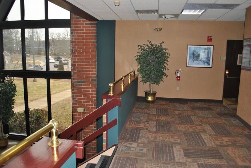More Photos Of 38 Pond St, Franklin Medical For Lease