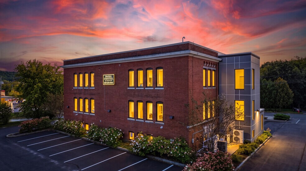 More Photos Of 11 Eldridge St, Lebanon Office For Lease