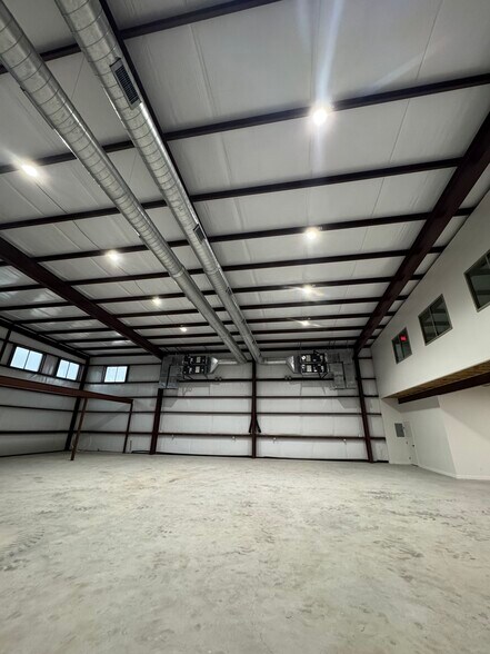 More Photos Of 10020 Darden Hill Rd, Austin Light Distribution For Sale