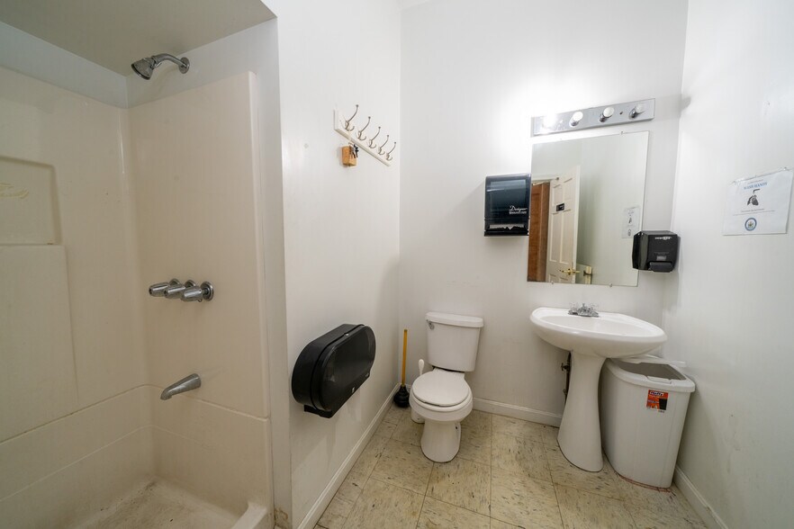 More Photos Of 279 S Main St, Winterport Winery Vineyard For Sale