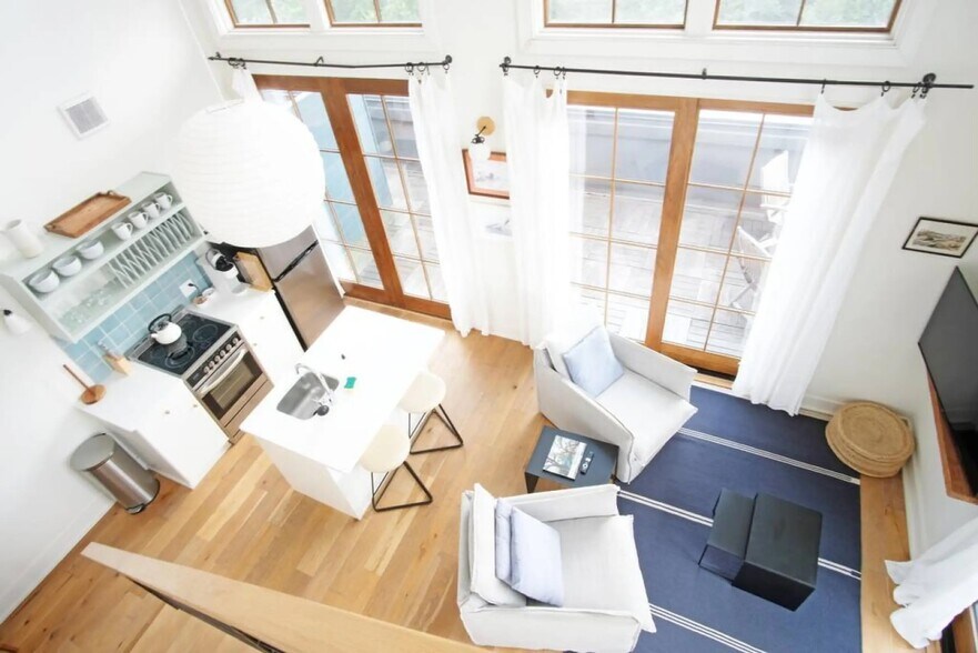 More Photos Of 36 Martin Luther King Jr Blvd, Savannah Specialty For Sale