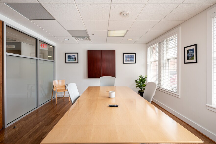 More Photos Of 188 Main St, Annapolis Storefront For Lease