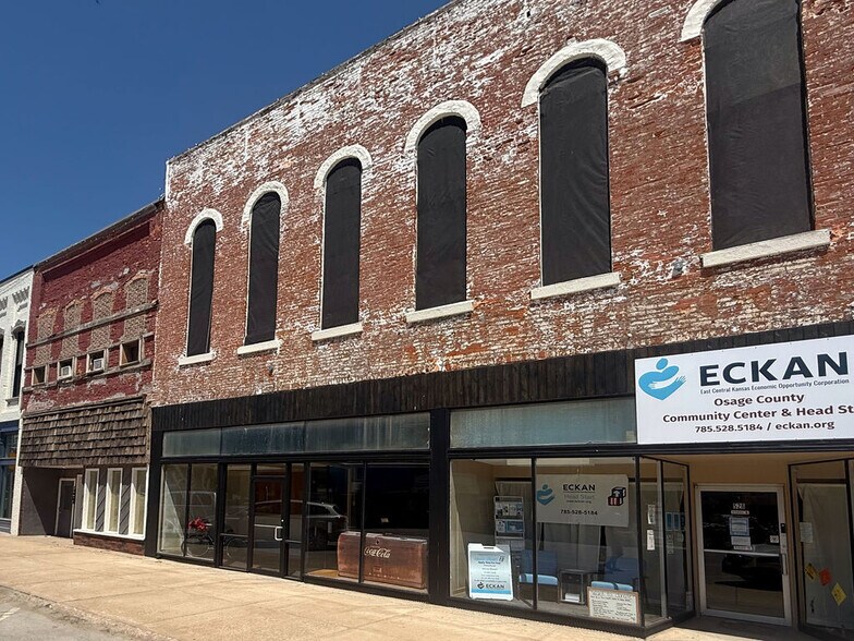 More Photos Of 526 Market St, Osage City Storefront For Sale