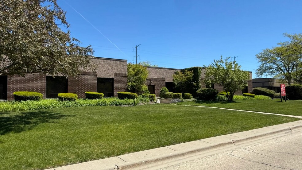 More Photos Of 155 Revere Dr, Northbrook Office For Sale