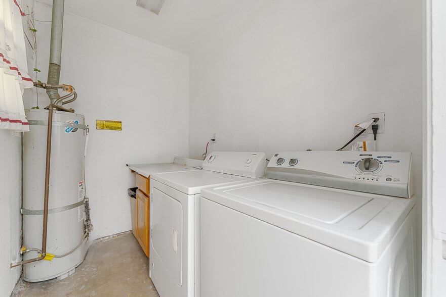 More Photos Of 5816 Woodman Ave, Van Nuys Multifamily For Sale