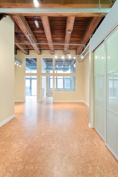 More Photos Of 824 W Superior St, Chicago Office Residential For Sale